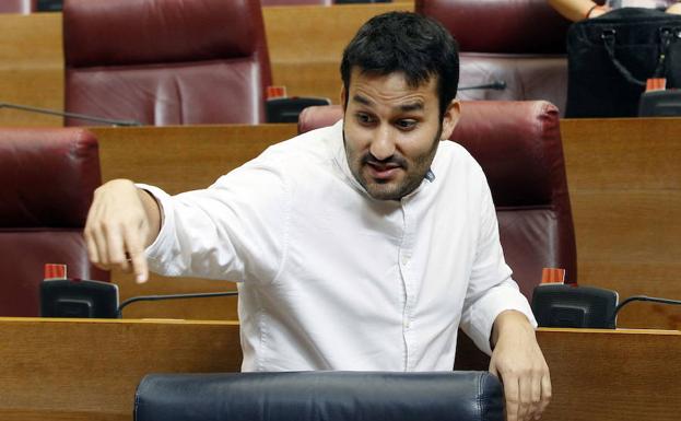 El conseller Vicent Marzà, en Les Corts./Irene Marsilla