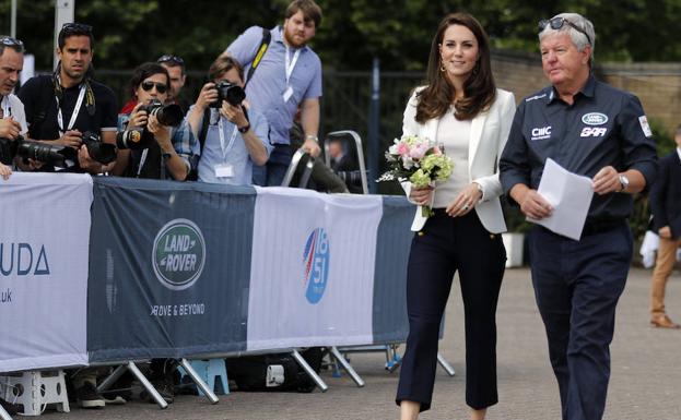 Kate Middleton, con la chaqueta de Zara.