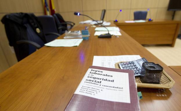 Una de las salas de los juzgados de Valencia.