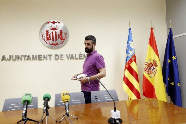 El concejal de Cultura Festiva, Pere Fuset, en una comparecencia pública.