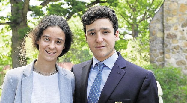 Victoria Federica con su hermano, Froilán.
