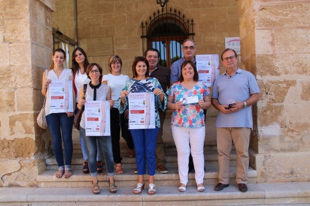 Los organizadores y colaboradores del maratón de donaciones.