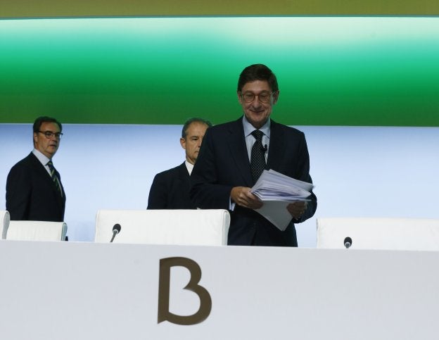 El presidente de Bankia, José Ignacio Goirigolzarri, antes del inicio de la junta de accionistas.