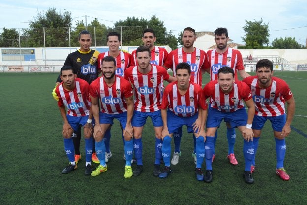 El once del CD Jávea que consiguió empatar en casa ante el Carcaixent.