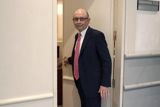 Cristóbal Montoro, ministro de Hacienda. / EFE/Chema Moya