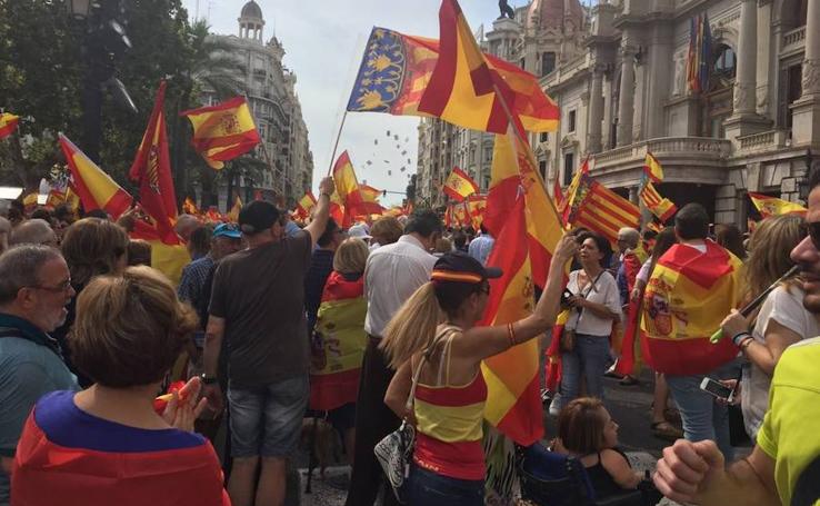 Fotos de la manifestación de apoyo a la unidad de España en Valencia