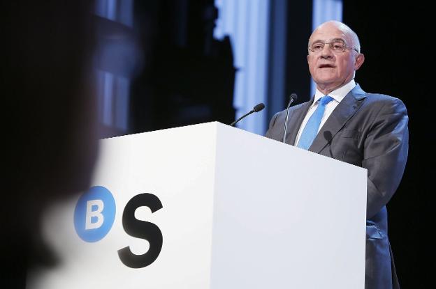 El presidente de Banco Sabadell, Josep Oliu, durante una junta general de accionistas. / EFE/SUSANNA SÁEZ