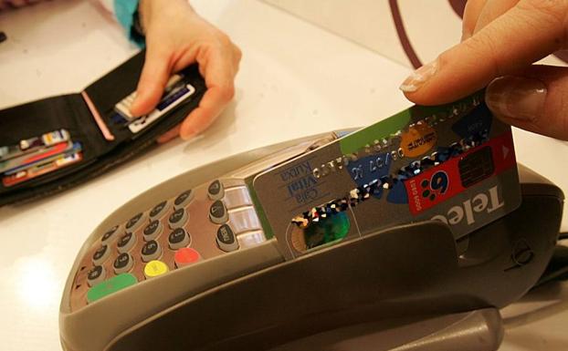 La Generalitat implanta el pago con tarjeta de los tributos que gestiona