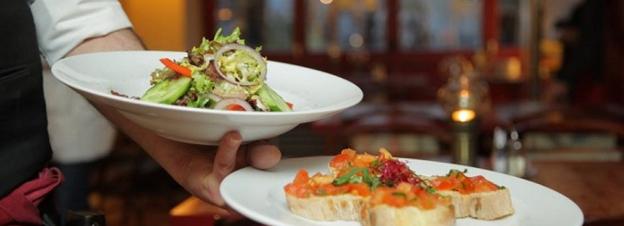 Platos del restaurante. / lp