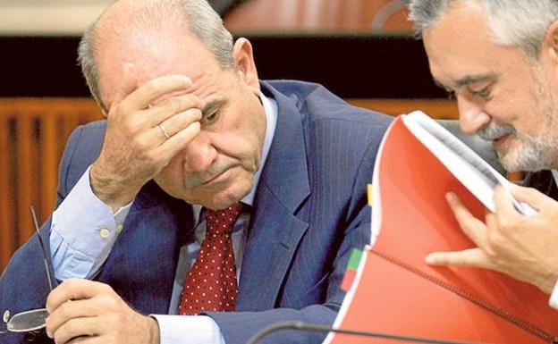 El 'caso ERE' sienta en el banquillo a la época de más esplendor del PSOE andaluz