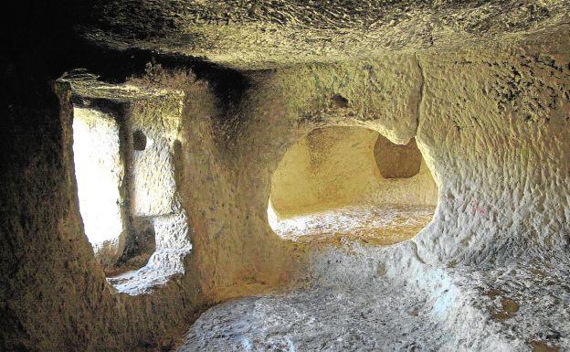 Icono. Les ‘covetes de los moros’, el gran símbolo de Bocairent.