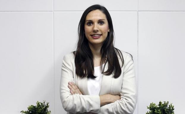 Paula, en la sede del colegio profesional que preside. /Irene Marsilla