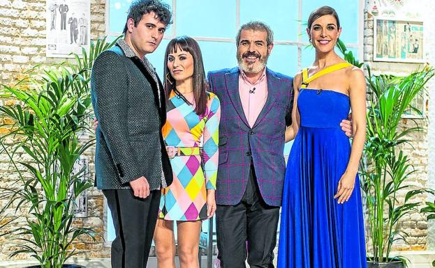 Palomo Spain, María Escoté, Lorenzo Caprile y la presentadora Raquel Sánchez Silva./TVE