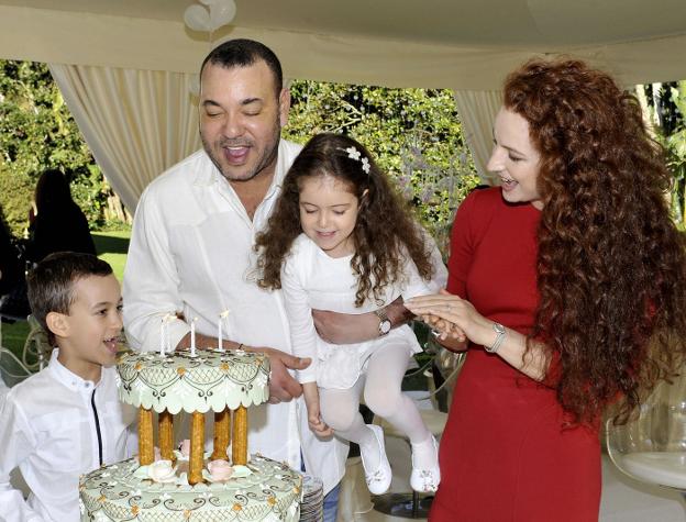 La familia real marroquí celebra el cuarto cumpleaños de la princesa Lalla Jadija en 2011. / r. c.