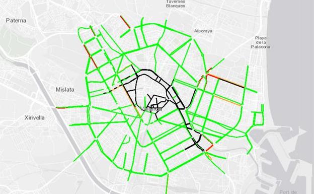 Accesos a Valencia colapsados, pasadas las 19 h de ayer. /