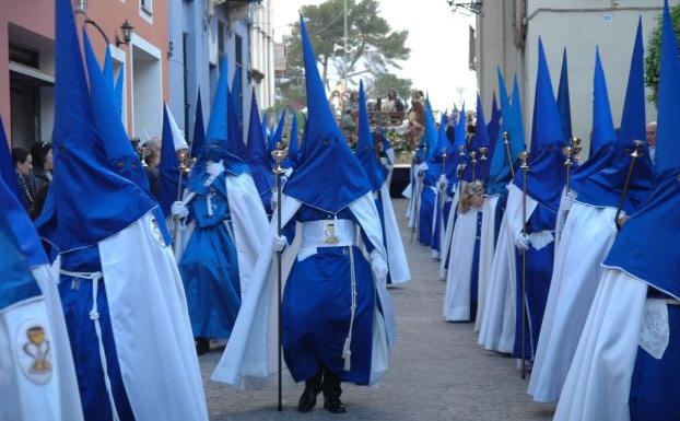 Procesión del Santo Entierro en la Semana Santa del Alzira./Juan Penadés