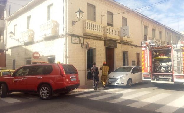 Bomberos en el Baret de Miquel, en Dénia./Radio Dénia SER