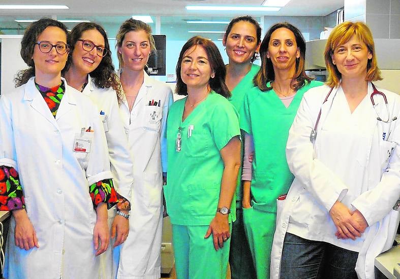 Equipo de la Ribera del primer trasplante de heces.