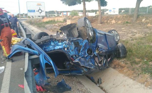 El coche en el que viajaba la víctima./Consorcio de Bomberos de Valencia