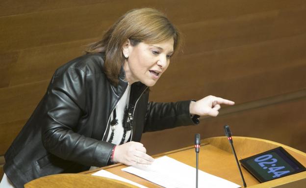 La portavoz del PPCV en Les Corts, Isabel Bonig, ayer. / DAMIÁN TORRES