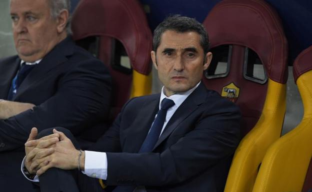 Ernesto Valverde, en el banquillo en el Olímpico. /AFP