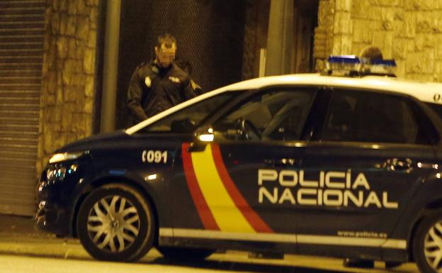 Imagen de archivo de un vehículo de la Policía Nacional./Juan J. Monzó