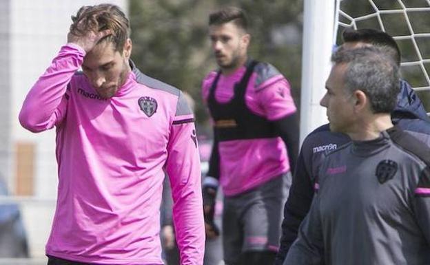Apelación desestima el recurso y Rochina cumplirá cuatro partidos de sanción