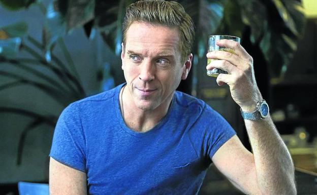 Damian Lewis es el multimillonario macho alfa de 'Billions', la serie que retrata con toda su crudeza la corrupción en la política y las finanzas../