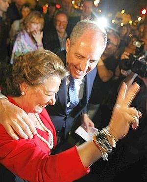 Camps, con la alcaldesa de Valencia, Rita Barberá. / Archivo/