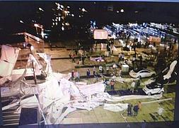 La carpa del Prado de Gandia, destrozada. / LP/