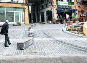 El acceso al pasaje Pio X, abierto al tráfico. ::
JOSÉ IGLESIAS/