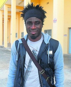 Félix Ettien. El jugador en el Luis Suñer Picó. ::
VICENT CUCARELLA/