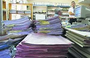 Expedientes acumulados en un juzgado. :: LP/