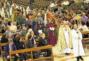 Representación de la Visitatio Sepulchri en Gandia. ::
JUANTXO RIBES/