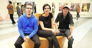 Los tres miembros del grupo pictórico Figuración XXI en una de sus últimas exposiciones. ::
LP/