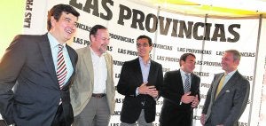 De izquierda a derecha, Fernando Giner, Antonio Bar Cendón, Pablo Salazar, Manuel Illueca y Fernando Moreno-Barberá en el Aula LAS PROVINCIAS. / J. Signes/
