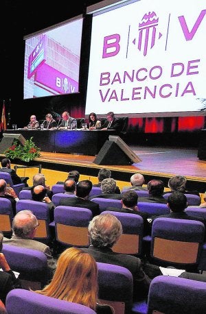 Junta general de Banco de Valencia :: JESÚS SIGNES/