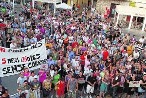 Los manifestantes, en la convocatoria de ayer. / LP/