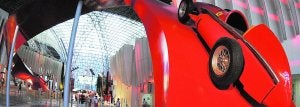 Acceso al Ferrari World de Abu Dabi, que abrió sus puertas a finales de 2010. :: JUNAMA EL HELOUEH/REUTERS/