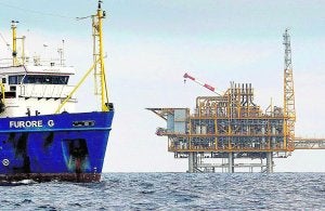La plataforma Castor, en una imagen de archivo. ::
AFP PHOTO/LLUIS GENE/