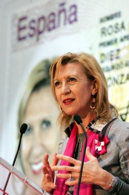 Rosa Díez, durante el mitin de UPyD ayer en Valencia./