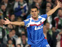 Casquero celebró así el gol que clasificó al Getafe, anoche, en El Sardinero./