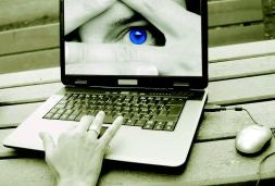 El contenido de un blog o el perfil de páginas como Facebook pueden dar "demasiadas" pistas a los responsables de recursos humanos./