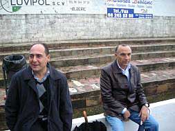 Pepe Vello (derecha), junto al directivo Salva Bono./