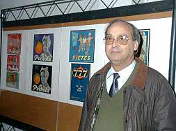 Emilio Llueca, durante una de sus exposiciones./