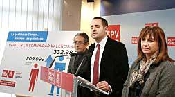 Jorge Alarte entre Ángel Luna y Cristina Moreno./