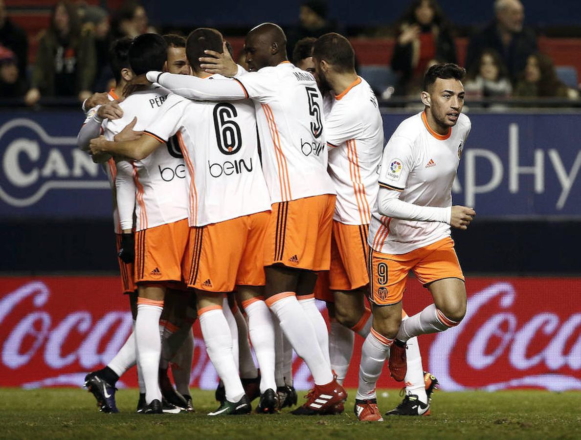 Fotos del encuentro disputado entre Osasuna y Valencia