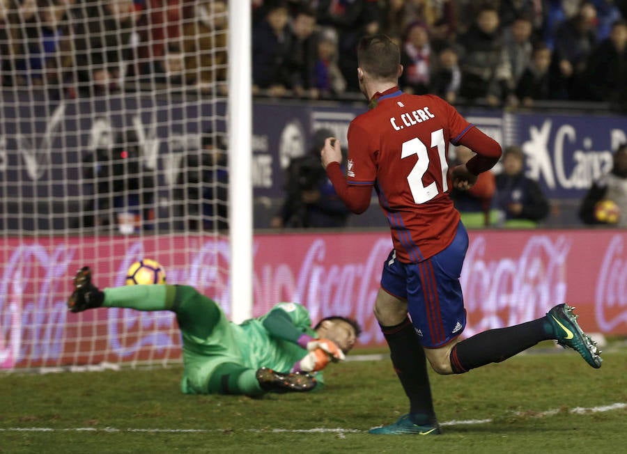 Fotos del encuentro disputado entre Osasuna y Valencia