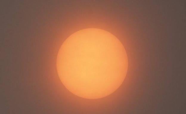 ¿Por qué el sol se puso rojo en Reino Unido? Así es como el huracán Ophelia causó este extraño fenómeno