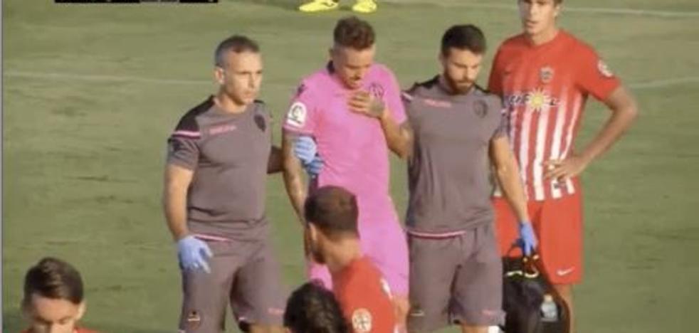 Roger, lesionado «de relevancia» en la rodilla durante el partido ante el Almería